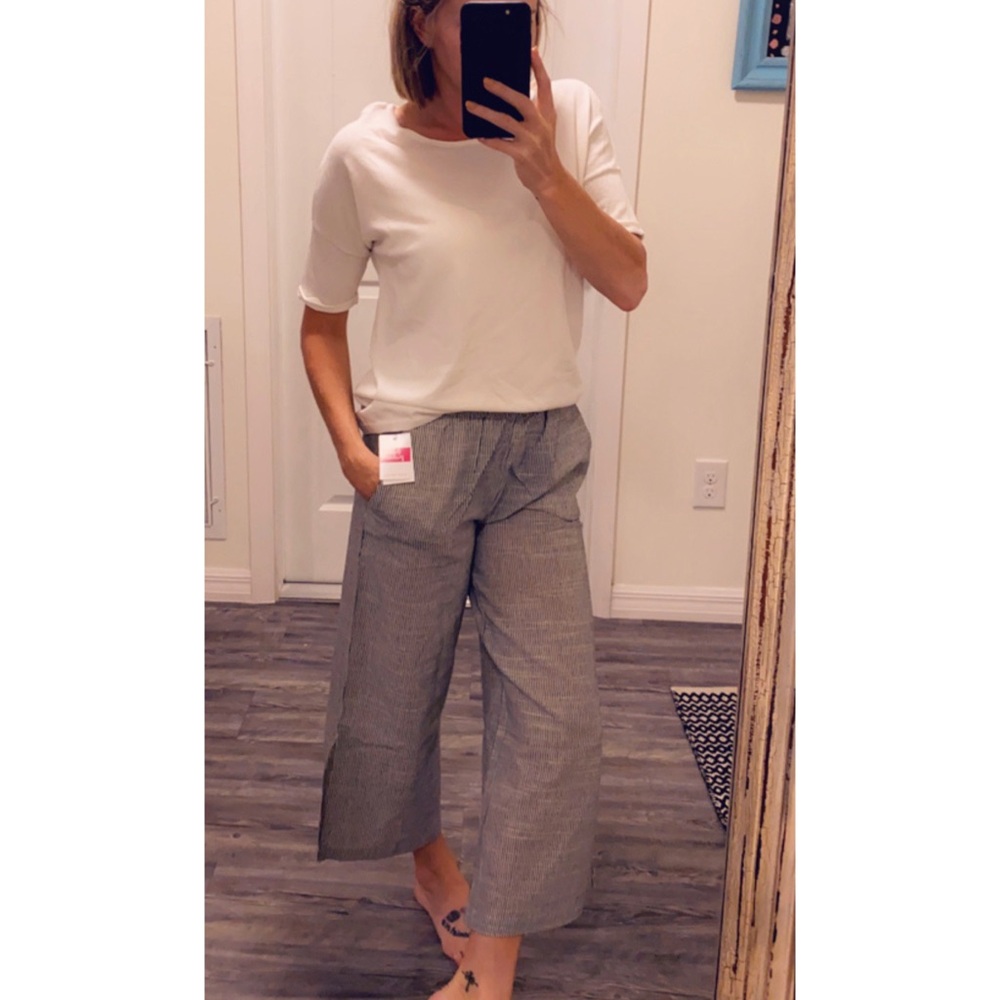 Super cute cropped pants / top set !